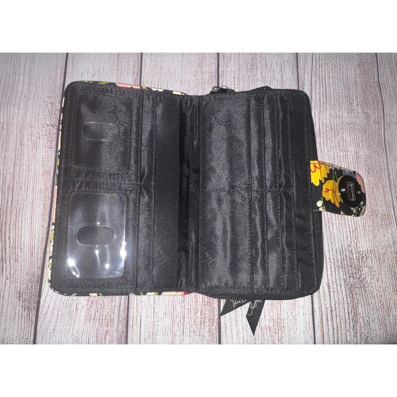 Vera Bradley Poppy Fields 2011  Quilted Floral Turnlock Zip Around Wallet - Picture 4 of 9